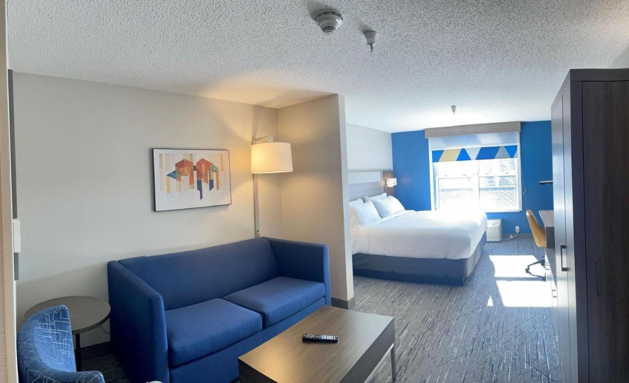 Holiday Inn Express & Suites Marquette By Ihg Экстерьер фото