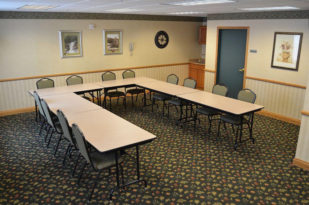 Holiday Inn Express & Suites Marquette By Ihg Удобства фото