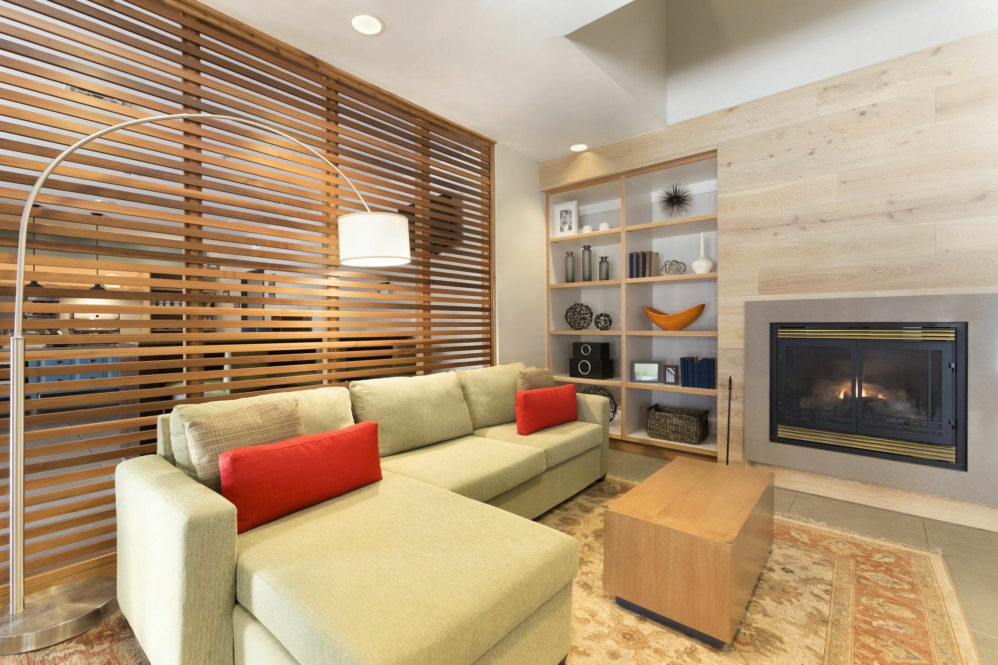 Holiday Inn Express & Suites Marquette By Ihg Экстерьер фото